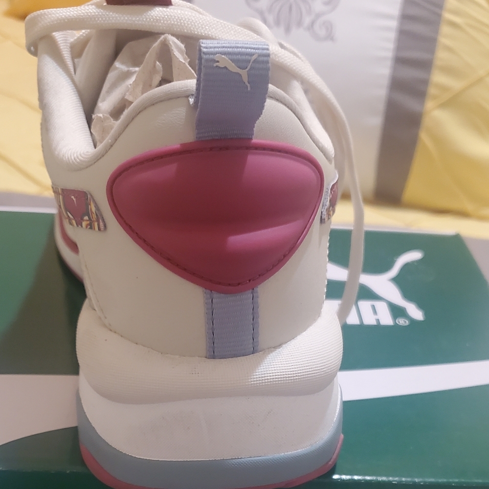 Sneaker - Picture 4 of 4